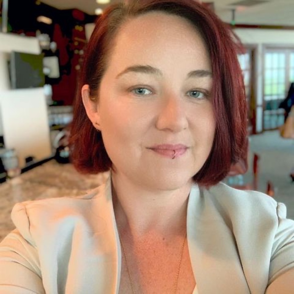 Meet your Posher, Jenn